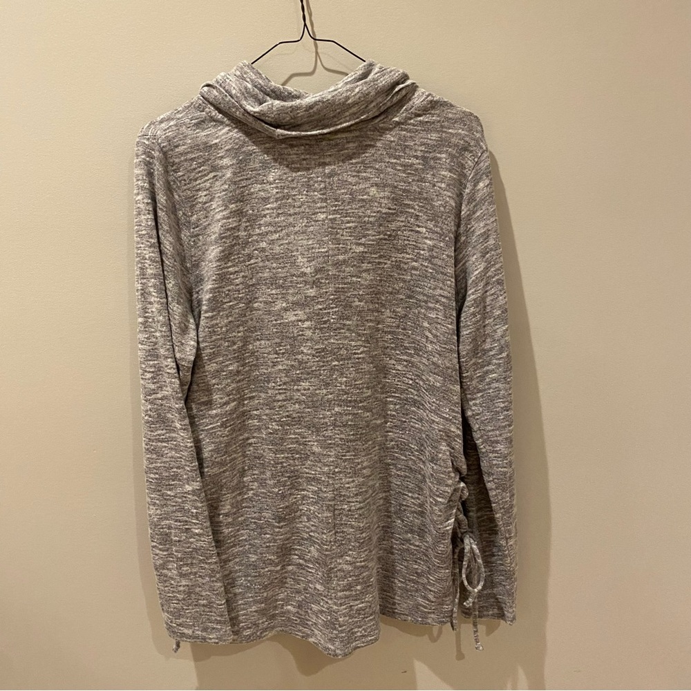 Knox Rose long sleeve top - Picture 2 of 5